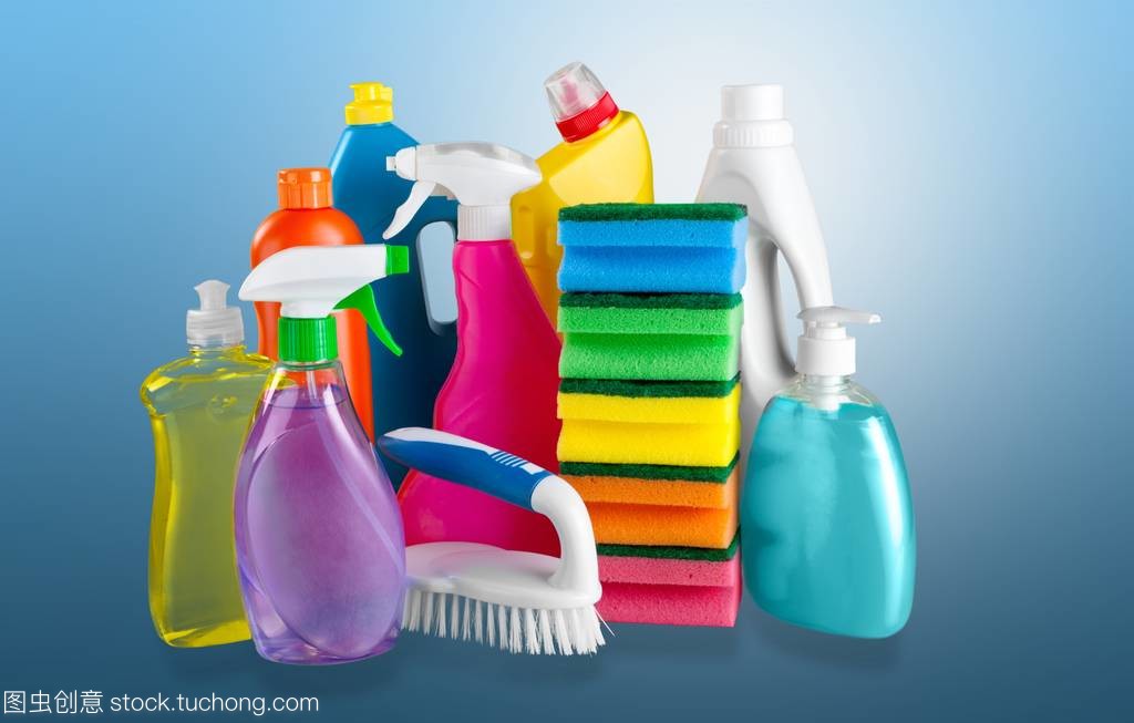 化学清洁用品的科学原理与环境影响